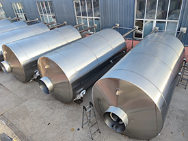 大中（zhōng）小（xiǎo）型（xíng）年產1萬噸精釀啤酒廠設備生產廠家